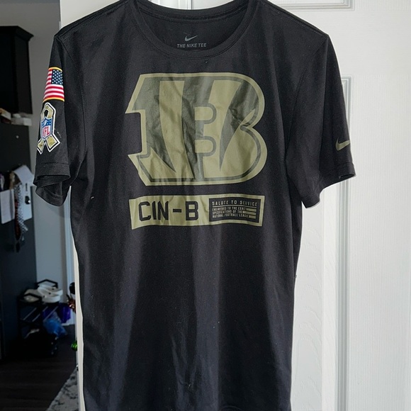 Nike SALUTE TO service Cin-B t-shirt - Picture 1 of 4